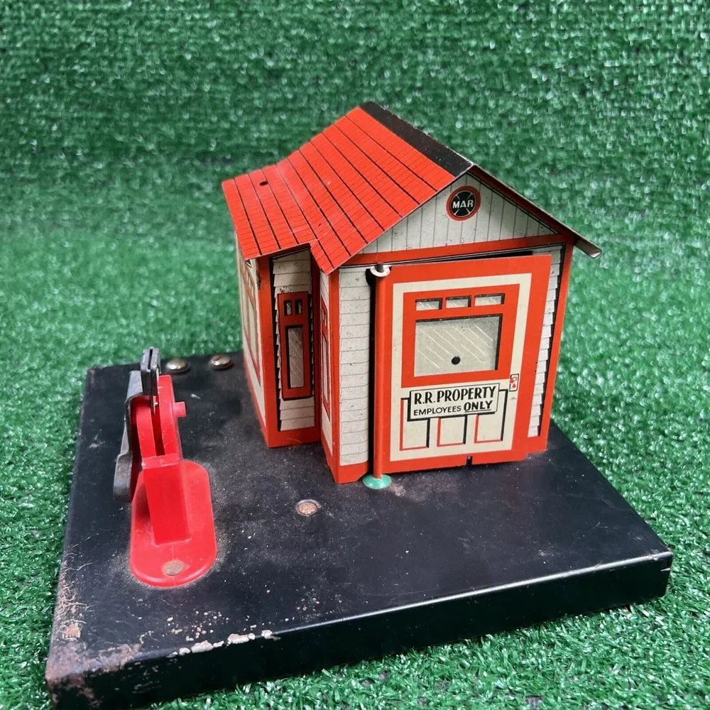 Vintage Marx Railroad Crossing Building‎ & Gate Watchman For Parts Or Repair
